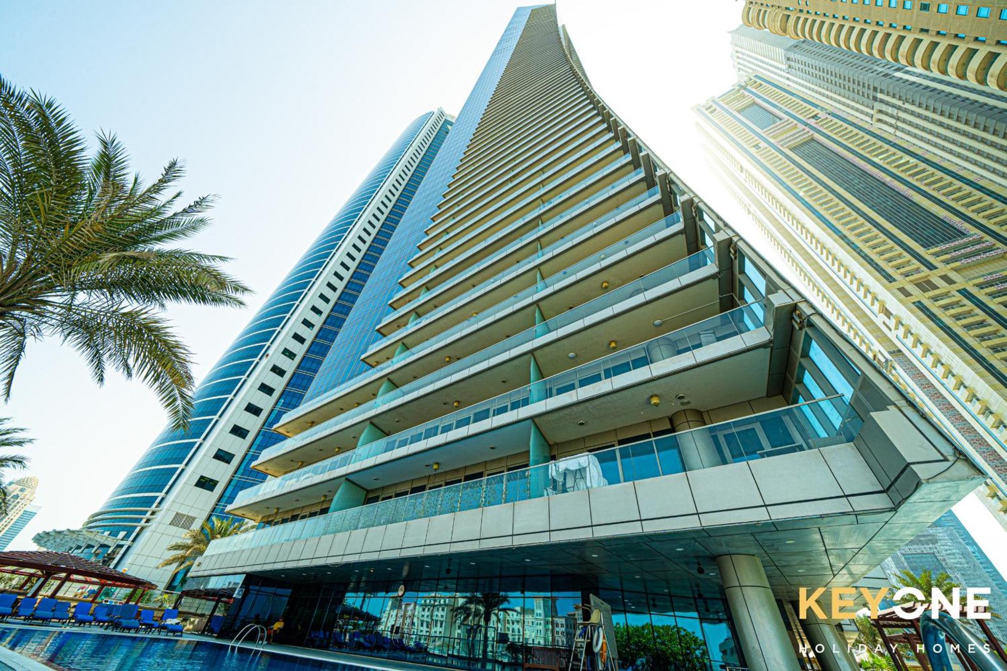 Apartment Captivating Sky & Sea Views In Two Bedroom Suite