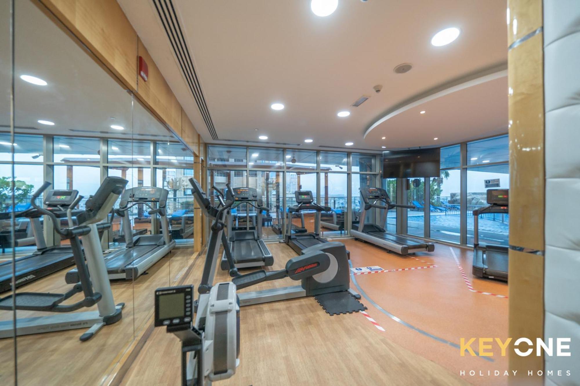 Captivating Sky & Sea Views In Two Bedroom Suite Dubai