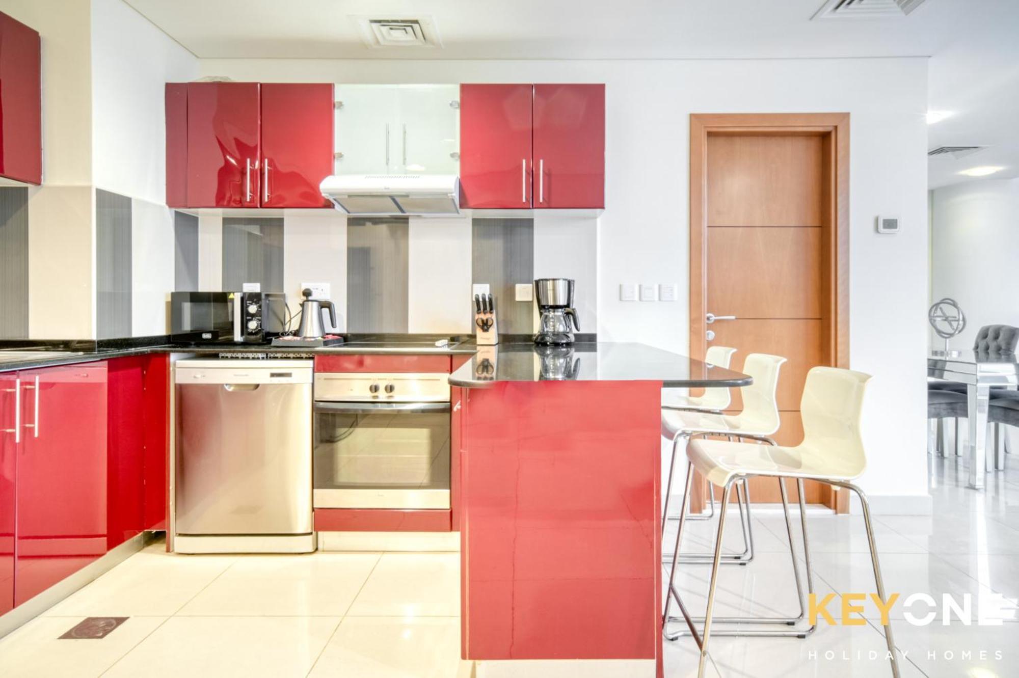 Captivating Sky & Sea Views In Two Bedroom Suite Apartment Dubai