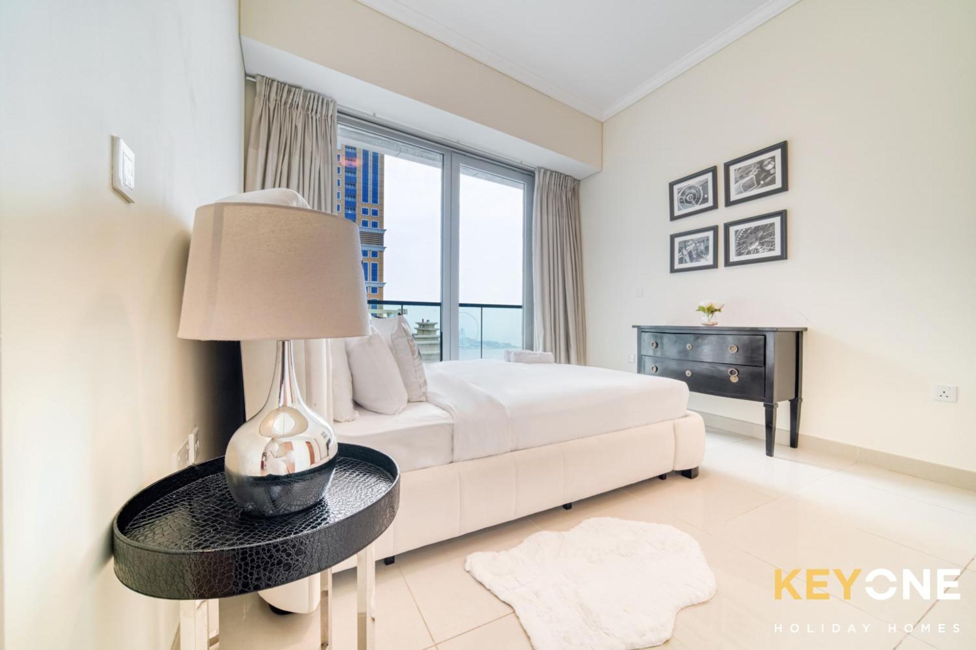 Apartment Captivating Sky & Sea Views In Two Bedroom Suite *