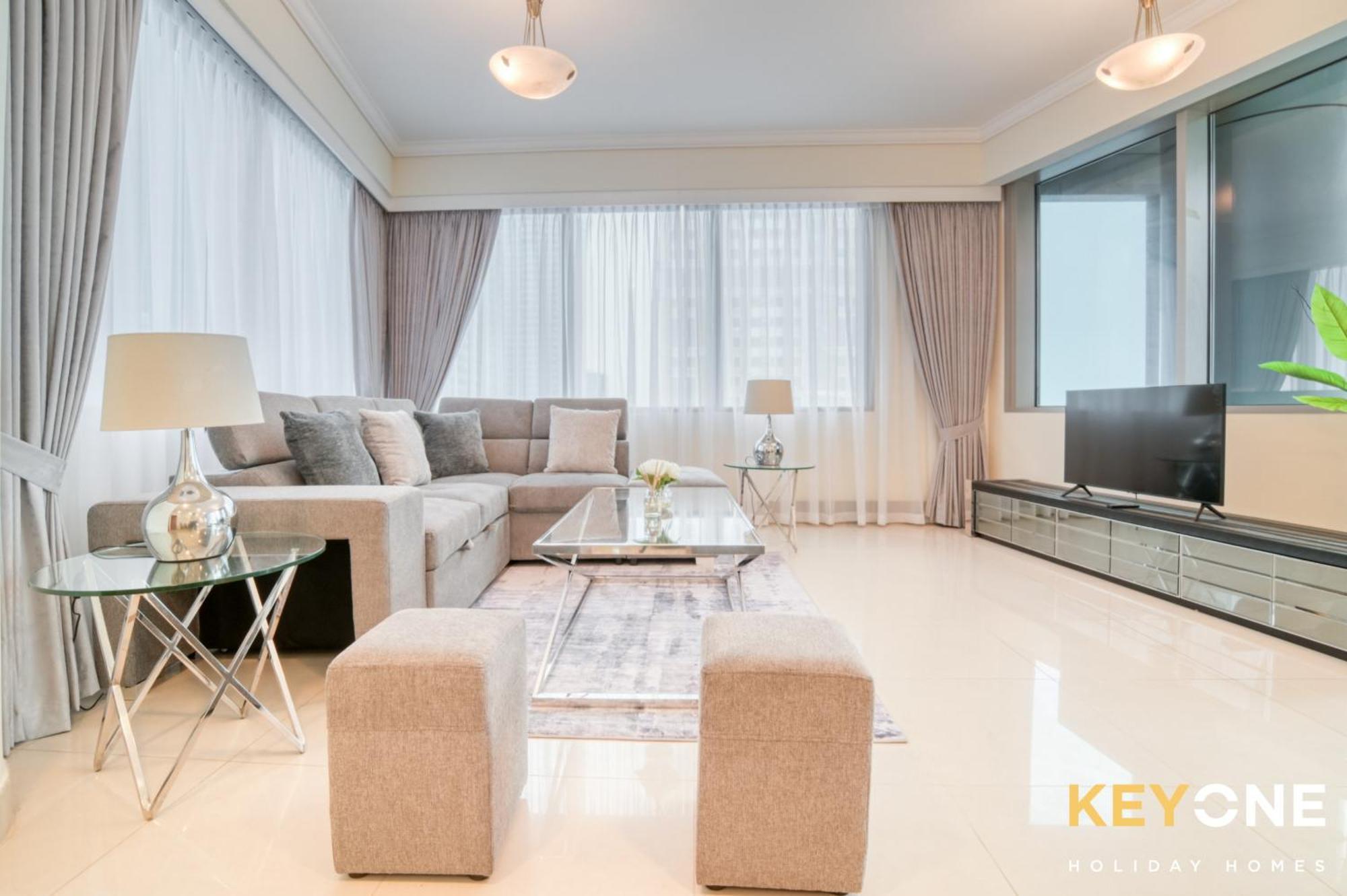 Apartment Captivating Sky & Sea Views In Two Bedroom Suite